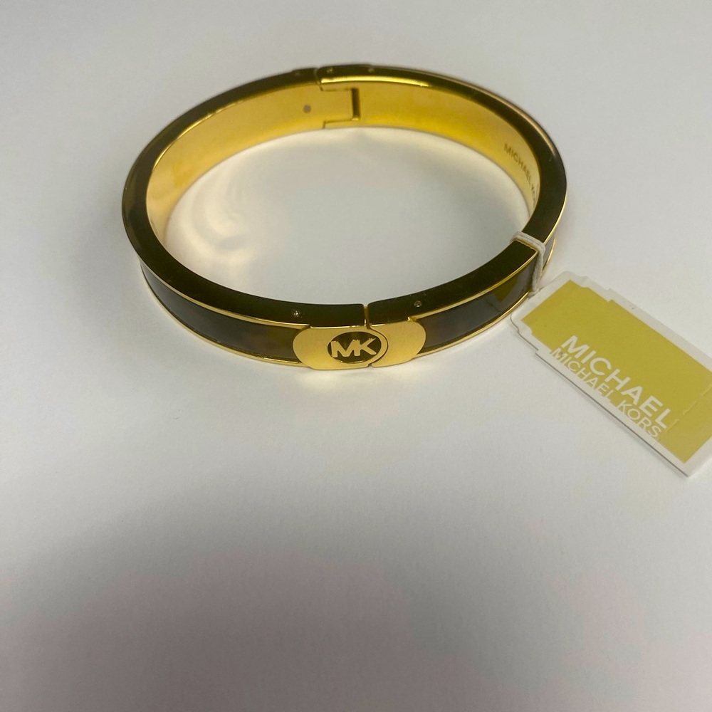 MK MICHAEL KORS FULTON LOGO TORTOISE GOLD HINGE BANGLE Brand new with tag